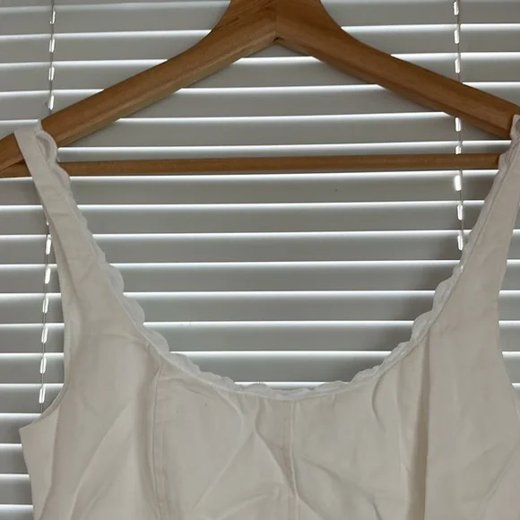 Dress - Picture 4 of 9